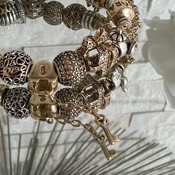 PANDORA 2 toned ( silver & 14k ) charm bracelet - Picture 4 of 4